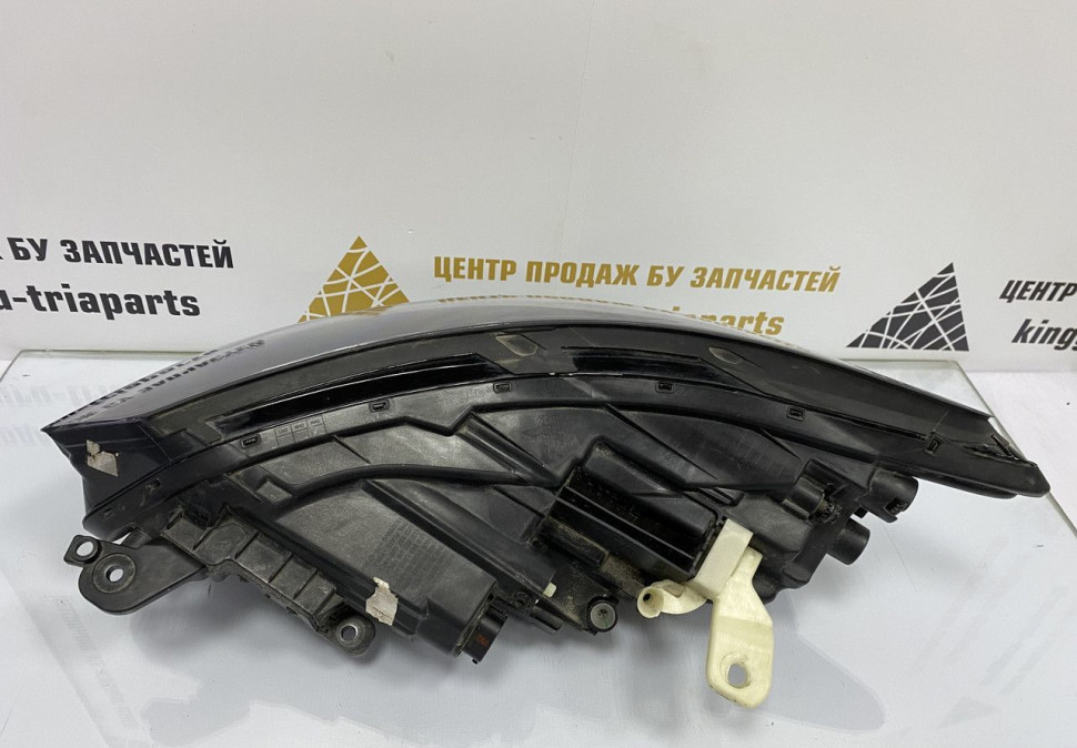Фара правая Hyundai Sonata 8 LED 2019 oem 92102L1200