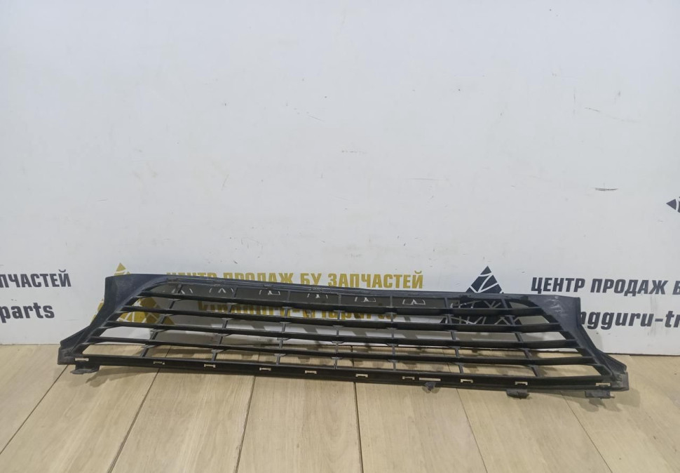 Решетка переднего бампера бу Renault Logan 2 рестайлинг OEM 622547474R Решетка переднего бампера бу Renault Logan 2 рестайлинг OEM 622547474R