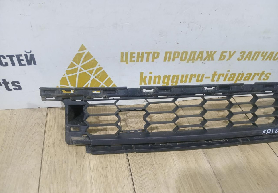 Решетка переднего бампера бу Skoda Karoq OEM 57A853677A
