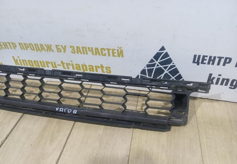 Решетка переднего бампера бу Skoda Karoq OEM 57A853677A