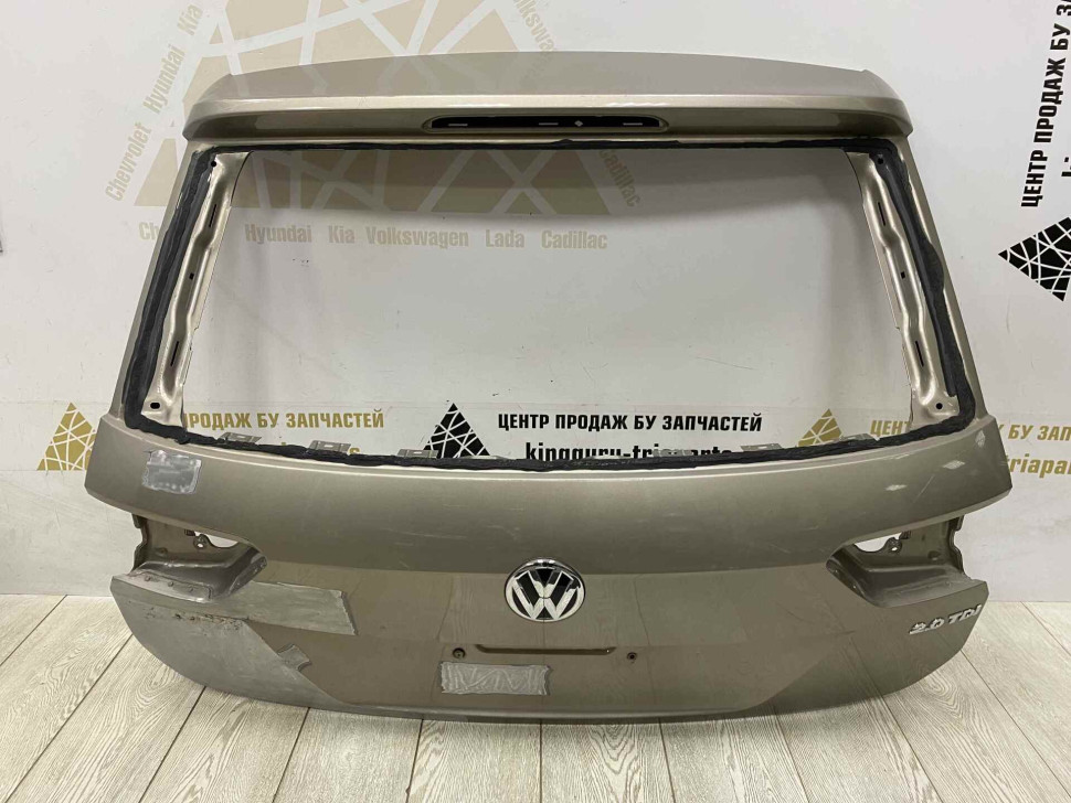 Крышка багажника Volkswagen Tiguan 2 2016 oem 5NA827025