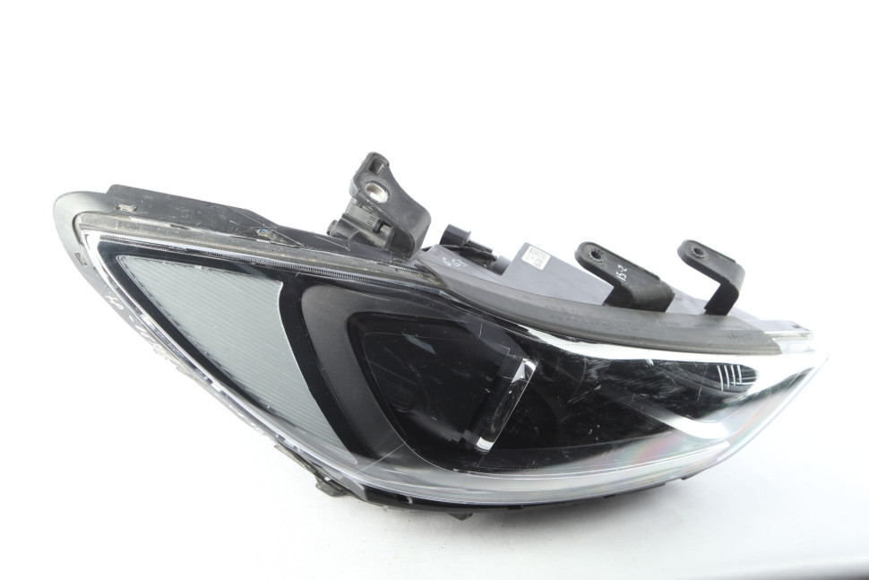 Фара правая галоген Hyundai Elantra 6 AD дорестайлинг 2016 OEM 92102F2000 Фара правая галоген Hyundai Elantra 6 AD дорестайлинг 2016 OEM 92102F2000