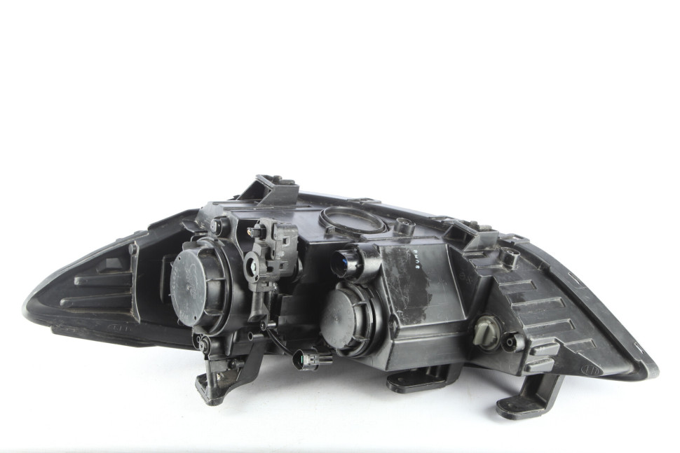 Фара правая галоген Hyundai Elantra 6 AD дорестайлинг 2016 OEM 92102F2000 Фара правая галоген Hyundai Elantra 6 AD дорестайлинг 2016 OEM 92102F2000