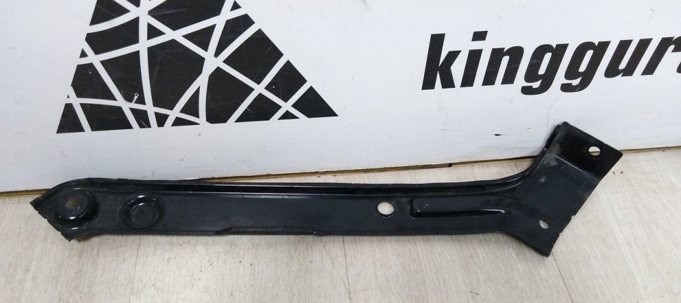 Кронштейн фары правый Volkswagen Teramont oem 3CN805932B