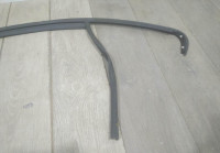 Уплотнитель стекла двери задний правый бу Skoda Octavia A7 OEM 5E5839431