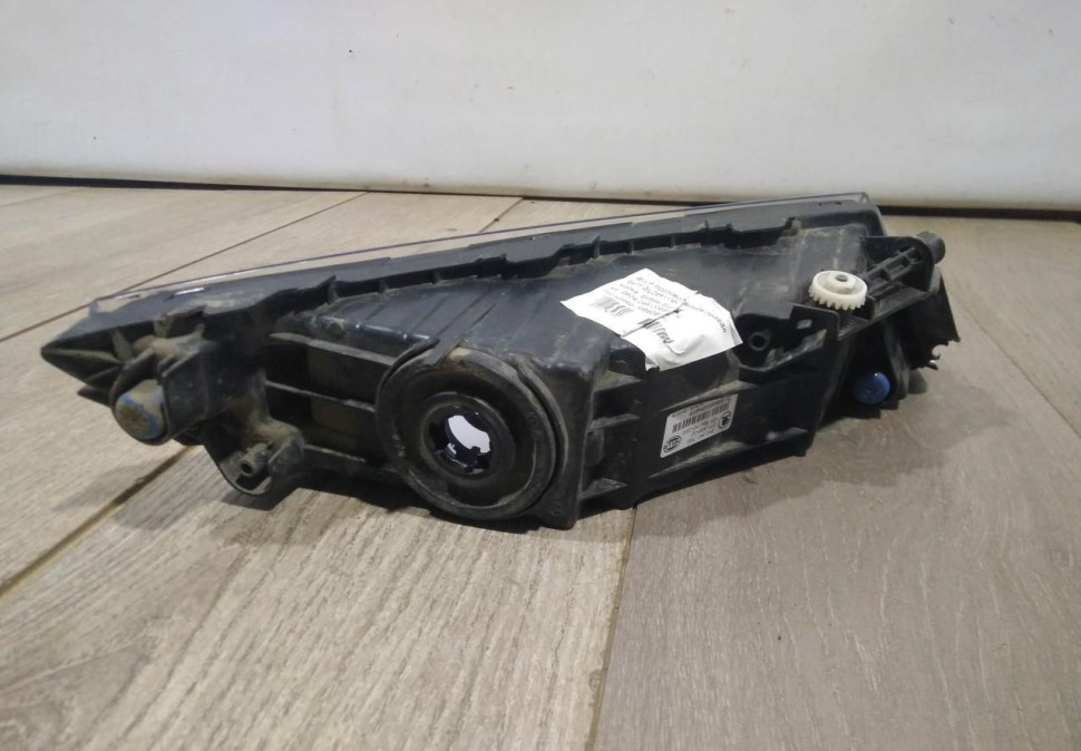 Фара противотуманная правая бу Skoda Superb 3 OEM 3V0941700