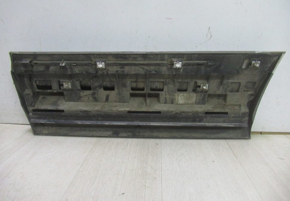Молдинг двери задний правый Volkswagen Touareg NF R-Line oem 7p6853970