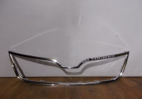 Молдинг решетки радиатора Skoda Rapid OEM 5JA853607