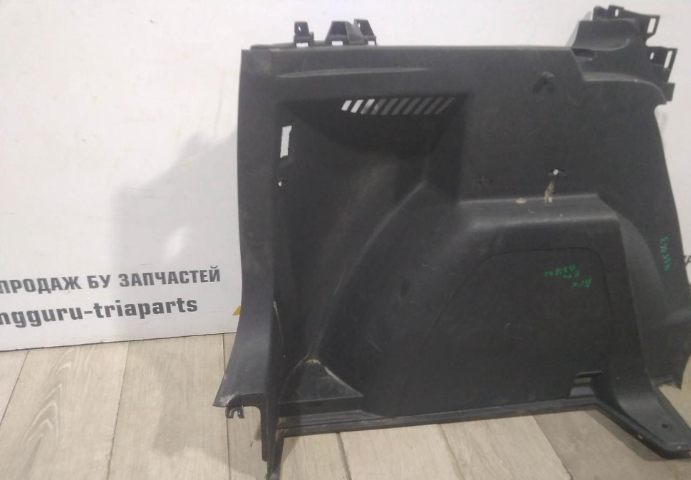 Обшивка багажника левая бу Skoda Yeti OEM 5L6867427K