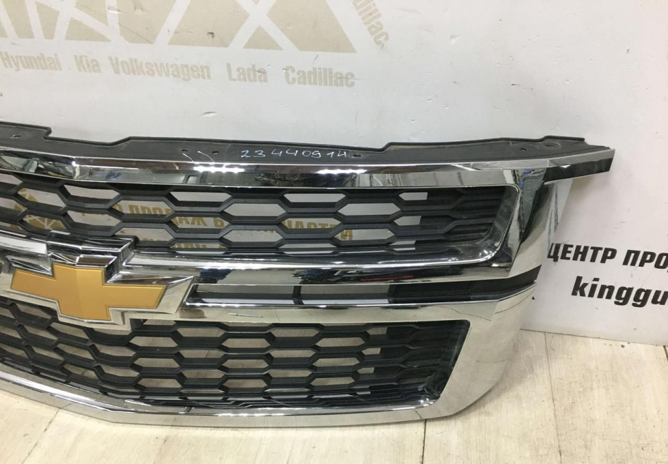 Решетка радиатора Chevrolet Tahoe 4 2014 oem 84724083