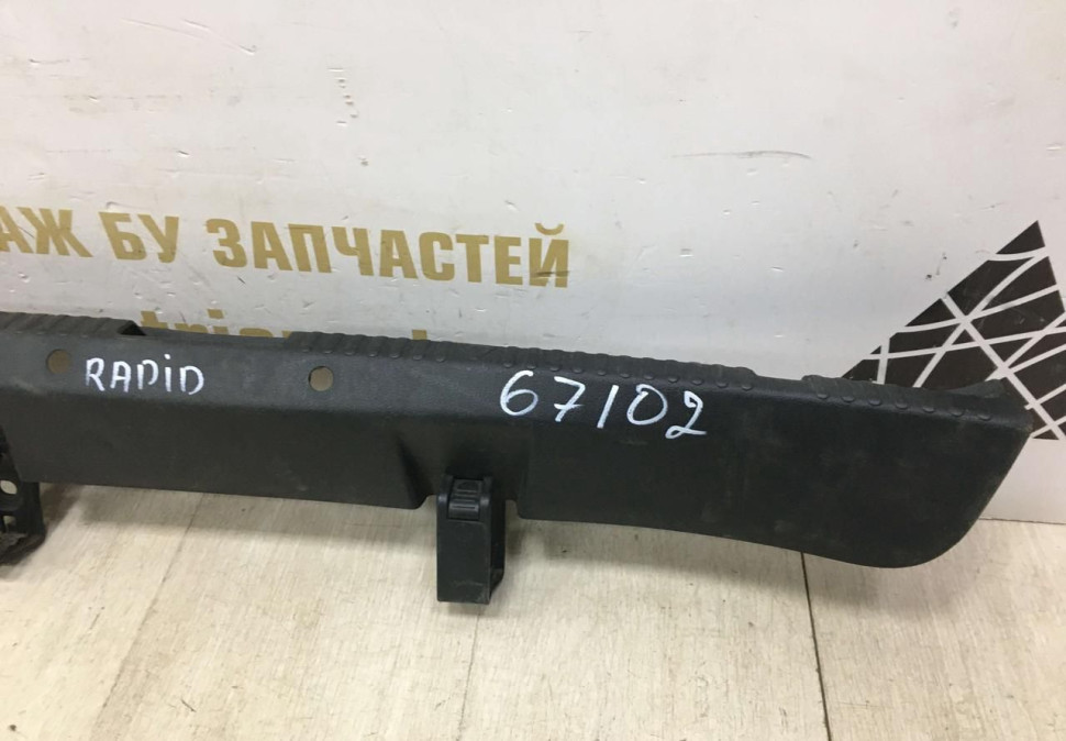 Обивка задней панели Skoda Rapid 2013 OEM 5JA863485B