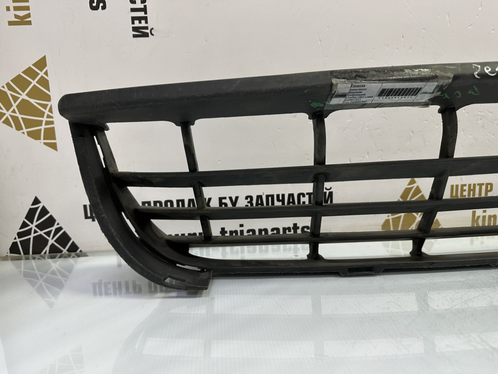 Решетка переднего бампера Volkswagen Crafter 1 2006 OEM 2E0807835 Решетка переднего бампера Volkswagen Crafter 1 2006 OEM 2E0807835