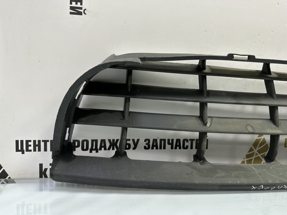 Решетка переднего бампера Volkswagen Crafter 1 2006 OEM 2E0807835 Решетка переднего бампера Volkswagen Crafter 1 2006 OEM 2E0807835