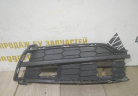 Решетка переднего бампера правая бу Skoda Karoq OEM 57A807368