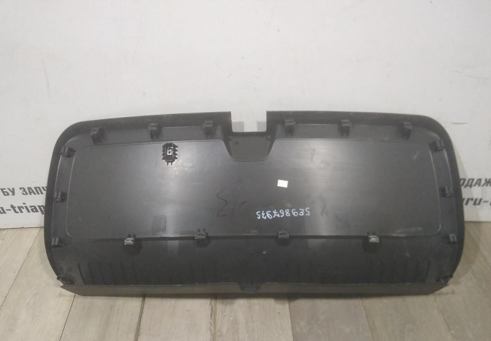 Обивка крышки багажника бу Skoda Octavia A7 универсал OEM 5E9867975 Обивка крышки багажника бу Skoda Octavia A7 универсал OEM 5E9867975
