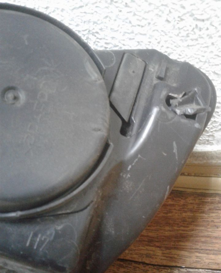 Фара правая Renault Logan 2 oem 260105559r (слом. 3 крепл. трещ. корп.) (скл-3)
