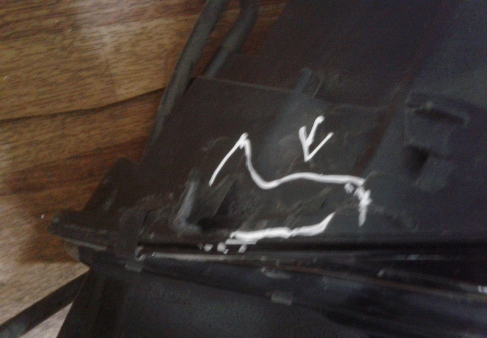 Фара левая Volkswagen Tiguan 2 oem 5NB941081A (слом 4 креп)