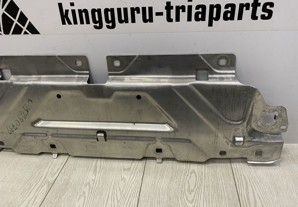 Накладка передней панели BMW 3 G20 OEM 51647422287