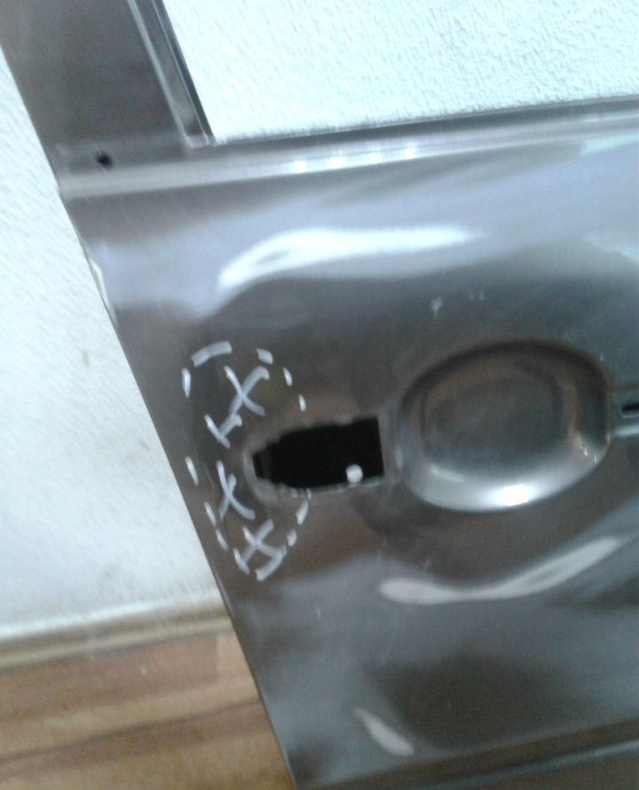 Дверь передняя правая Lada Granta oem 11180610001470 (вмятины) (скл-3) Дверь передняя правая Lada Granta oem 11180610001470 (вмятины) (скл-3)