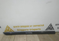 Молдинг двери передний правый бу Skoda Yeti OEM 5L0853516A