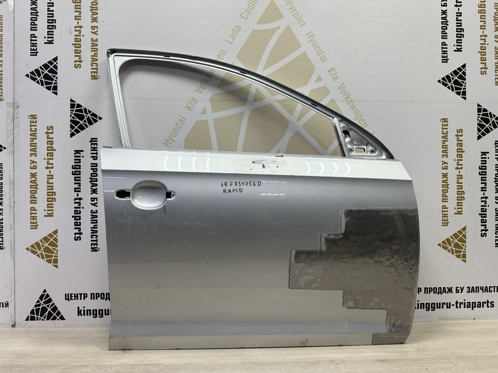 Дверь передняя правая бу Skoda Rapid OEM 6RF831056D