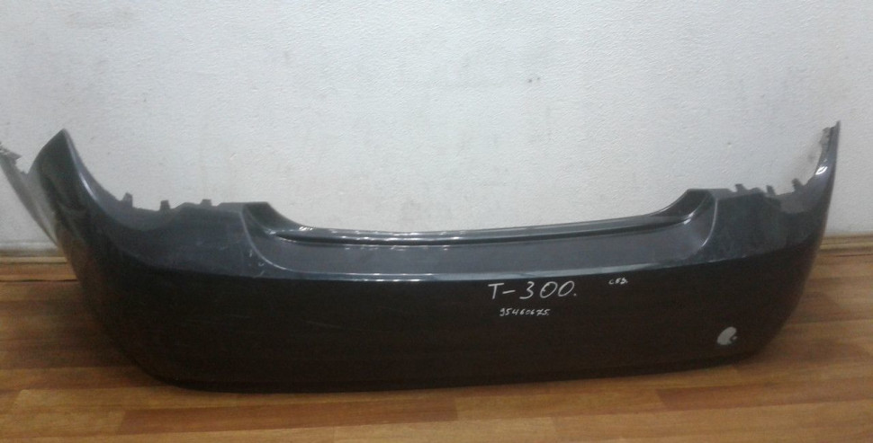 Бампер задний Chevrolet Aveo T300 седан oem 95460675 (слом. часть бок. крепл.)