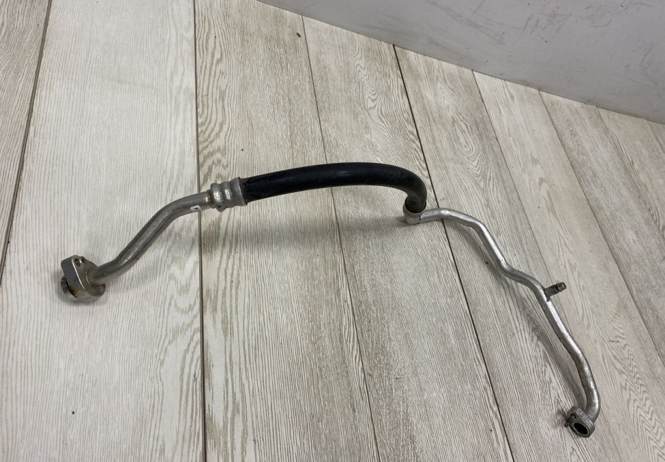 Трубка кондиционера Skoda Octavia A7 Volkswagen Tiguan 2  OEM 5QF820743B