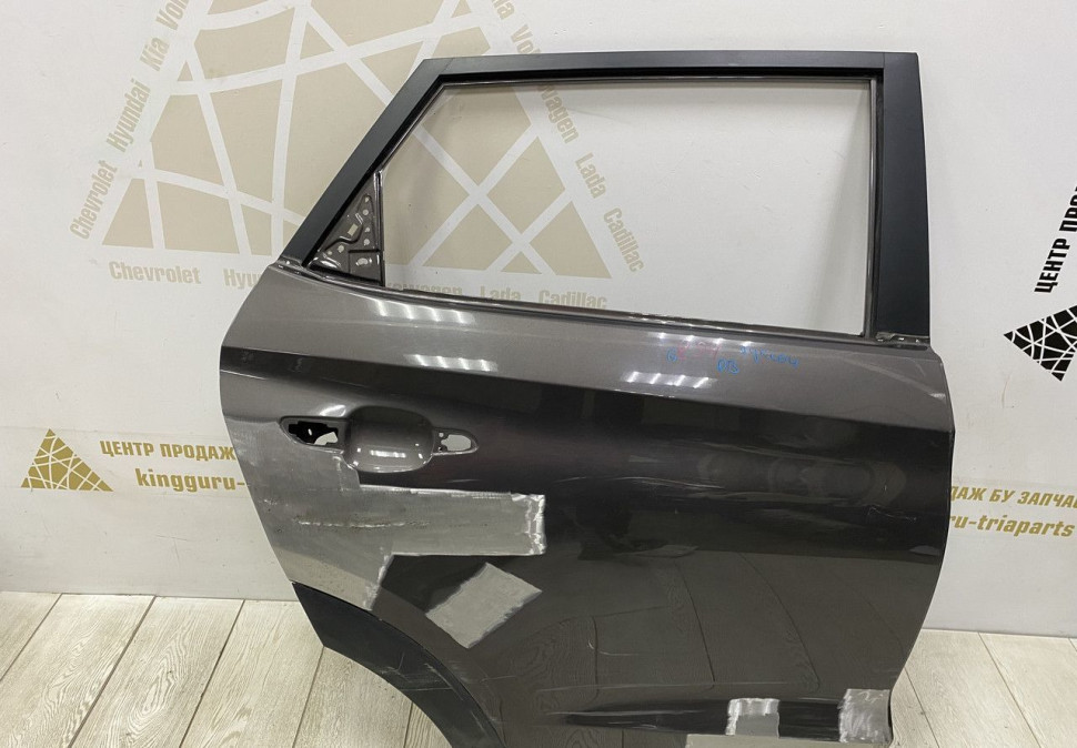 Дверь задняя правая Hyundai Tucson 3 2015 oem 77004D7000