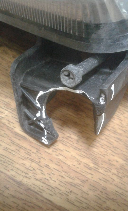 Фара птф правая Hyundai Creta oem 92202m0000 (слом. 1 крепл. трещ. корпуса)