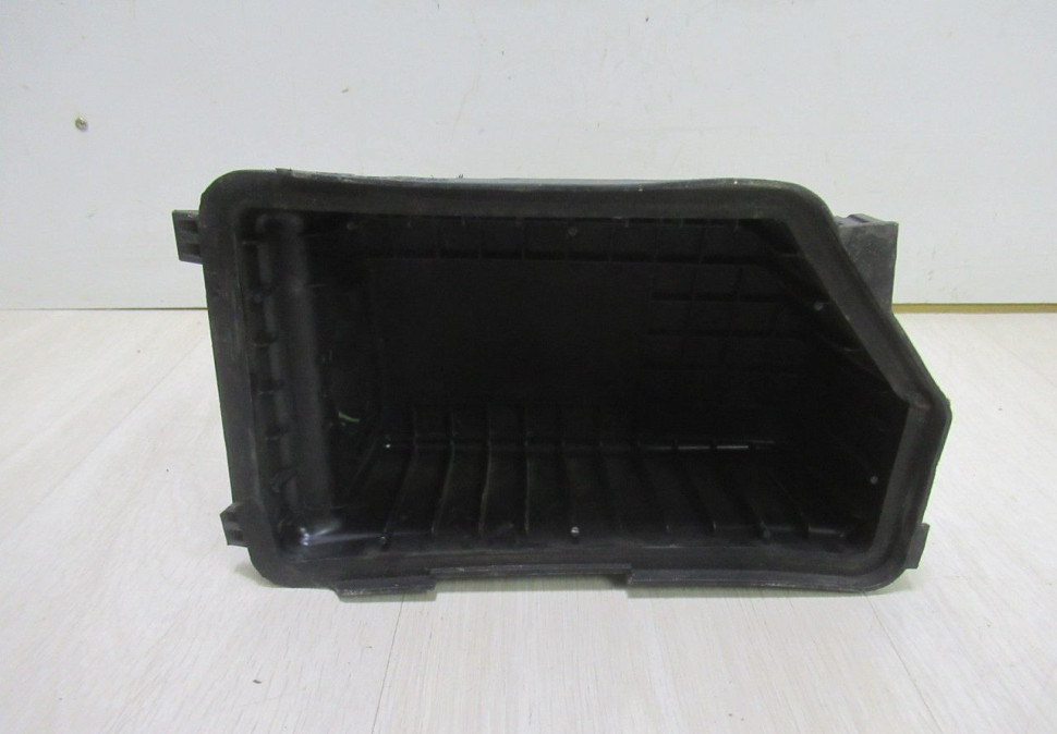 Корпус воздушного фильтра (верхняя часть)  Hyundai i30 12- Oem 28111A5000