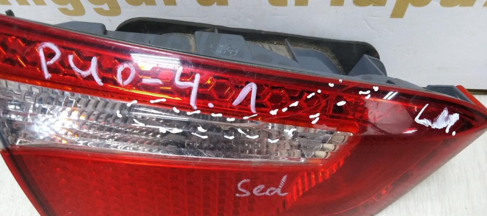 Фонарь внутренний левый Kia Rio 3 до рест 11-15  седан oem 924034x000