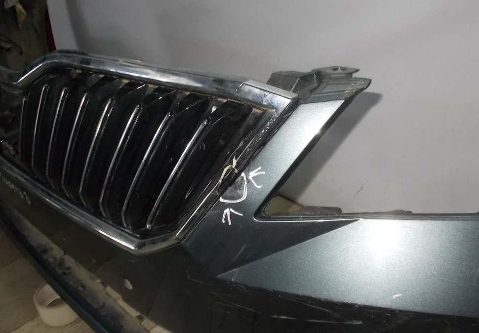 Бампер передний бу Skoda Superb 3 OEM 3V0807221