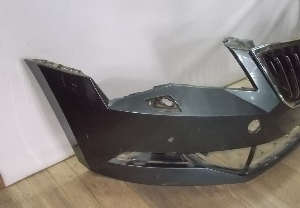 Бампер передний бу Skoda Superb 3 OEM 3V0807221