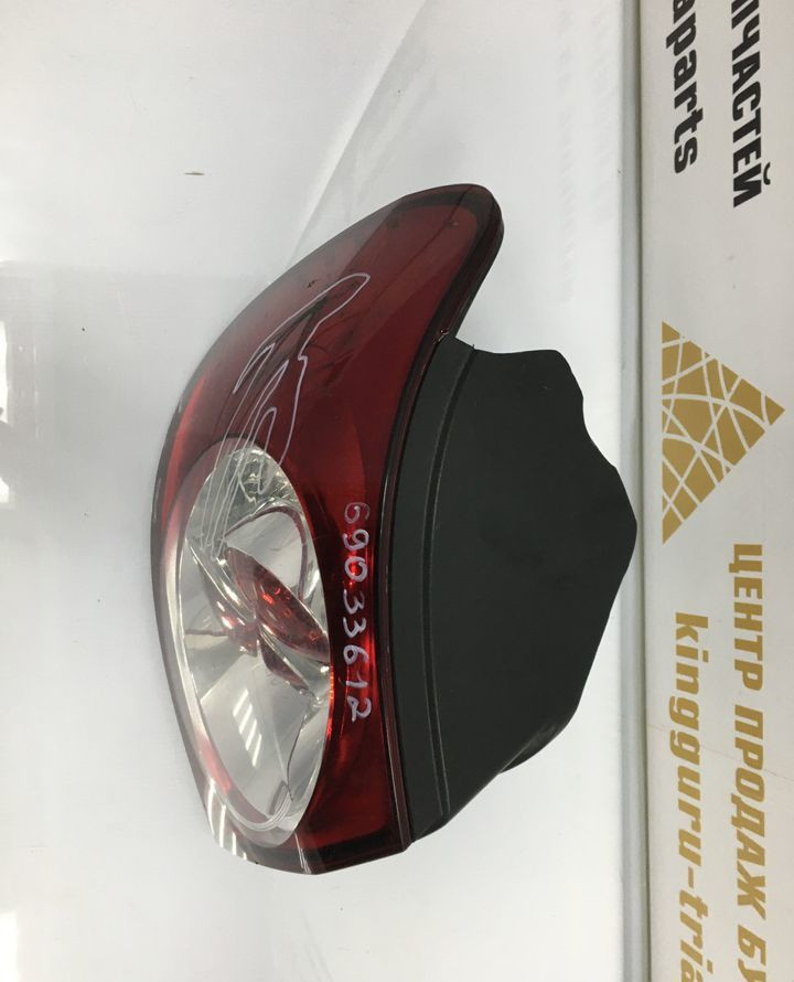 Фонарь левый Volkswagen Golf Plus 2 2009 OEM 5M0945095R Фонарь левый Volkswagen Golf Plus 2 2009 OEM 5M0945095R