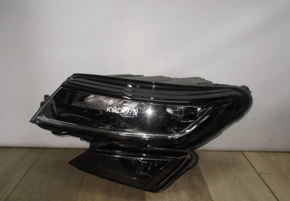 Фара ЛЭД LED левая бу Skoda Kodiaq OEM 565941015E