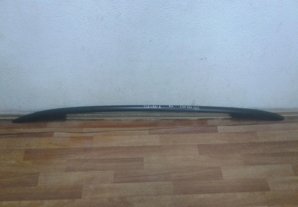 Рейлинг левый для Volkswagen Tiguan 1 (07>16) oem 5n0860025