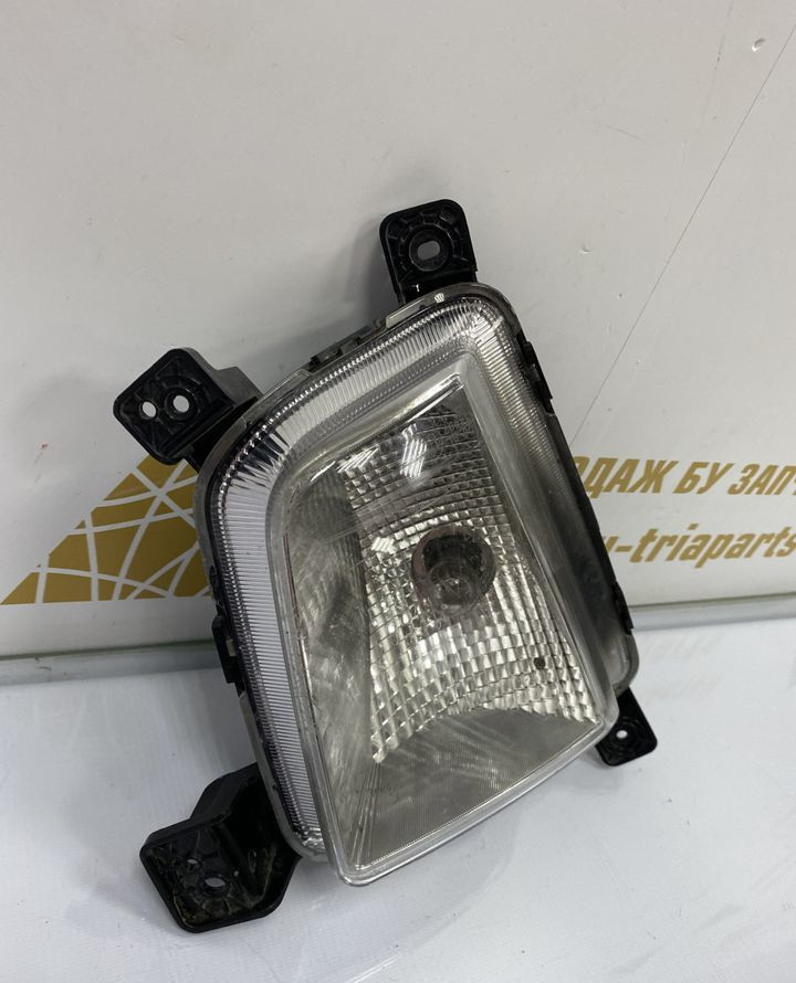 Противотуманная фара правая Hyundai Creta 2016 OEM 92208M0000 Противотуманная фара правая Hyundai Creta 2016 OEM 92208M0000