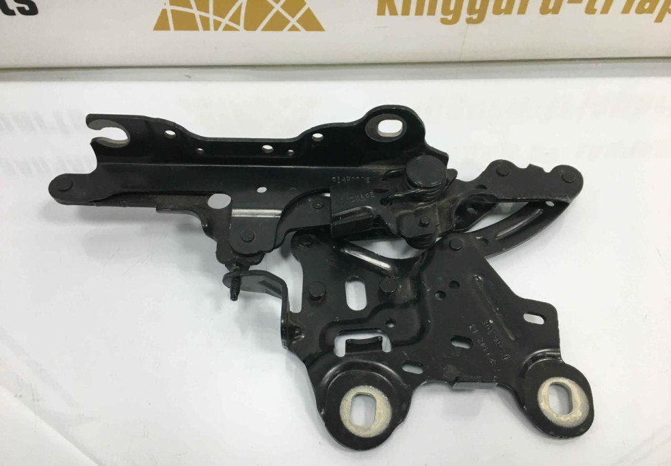 Петля капота правая BMW X1 F48 OEM 7329442