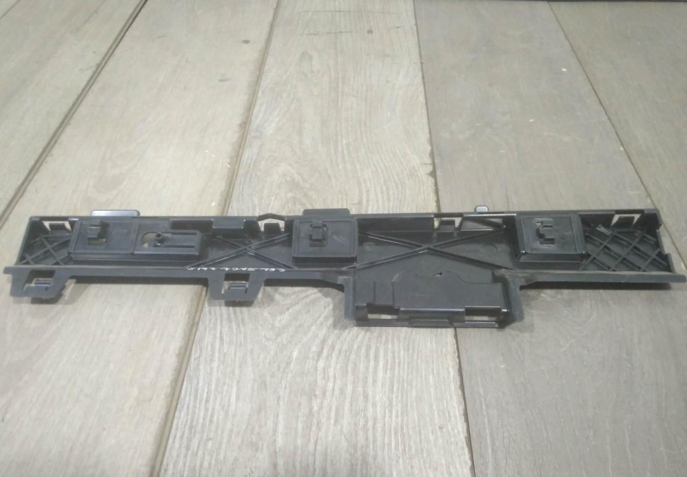 Кронштейн порога правый бу BMW 4 F32 OEM 51777285792 Кронштейн порога правый бу BMW 4 F32 OEM 51777285792