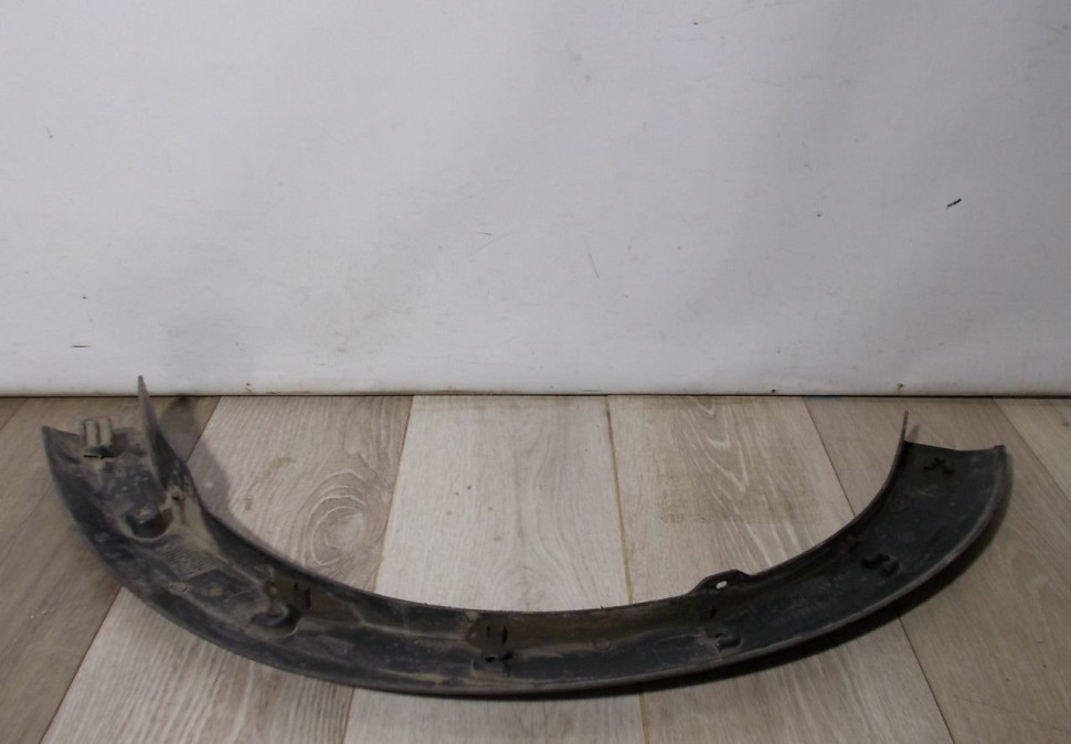 Молдинг крыла передний правый Renault Sandero 1 OEM 638746918R