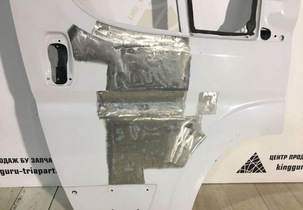 Дверь передняя правая Citroen Jumper OEM 9004.EN