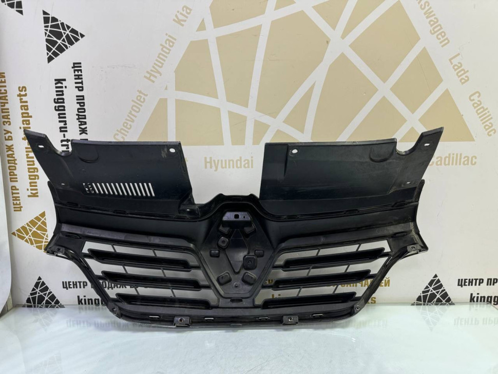 Решетка радиатора Renault Logan 2 рестайлинг OEM 623105887R Решетка радиатора Renault Logan 2 рестайлинг OEM 623105887R