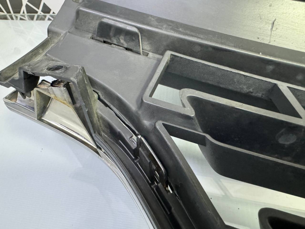 Решетка радиатора Renault Logan 2 рестайлинг OEM 623105887R Решетка радиатора Renault Logan 2 рестайлинг OEM 623105887R