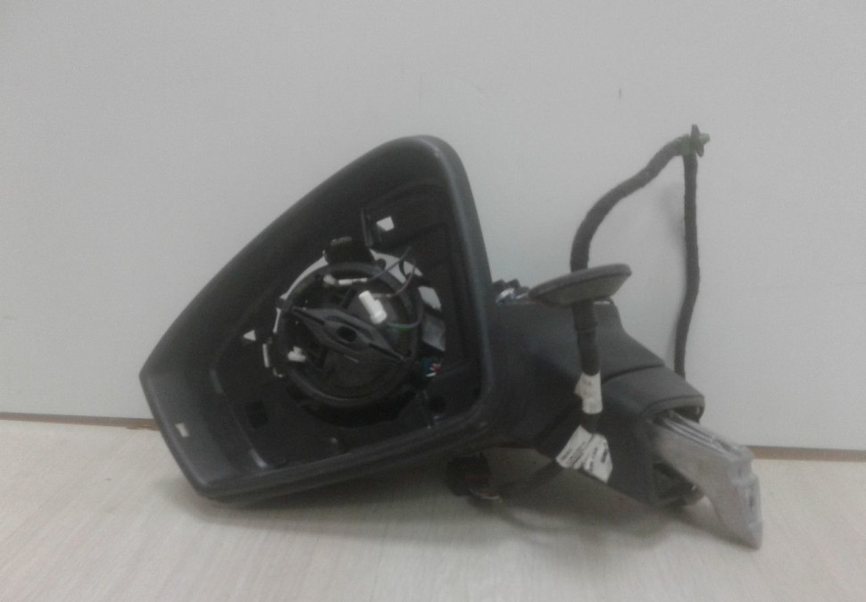 Зеркало левое Volkswagen Touareg 3 (16 контактов) Зеркало левое Volkswagen Touareg 3 (16 контактов)