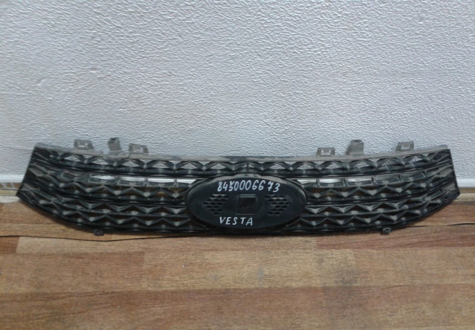 Решетка радиатора Lada Vesta oem 8450006673