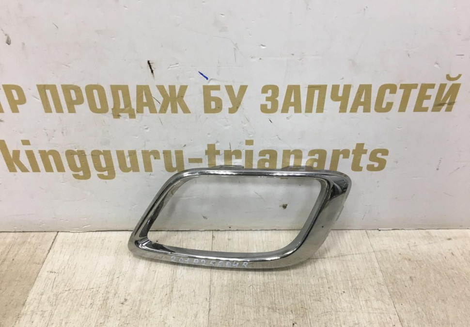Молдинг переднего бампера правый Renault Sandero Stepway 2 рестайлинг OEM 261A25604R