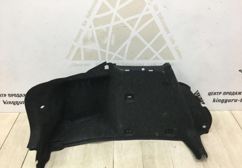 Обивка багажника левая Skoda Octavia A7 OEM 5EU867427
