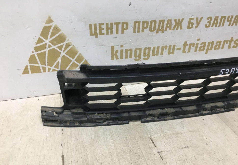 Решетка переднего бампера Skoda Karoq OEM 57A853677A