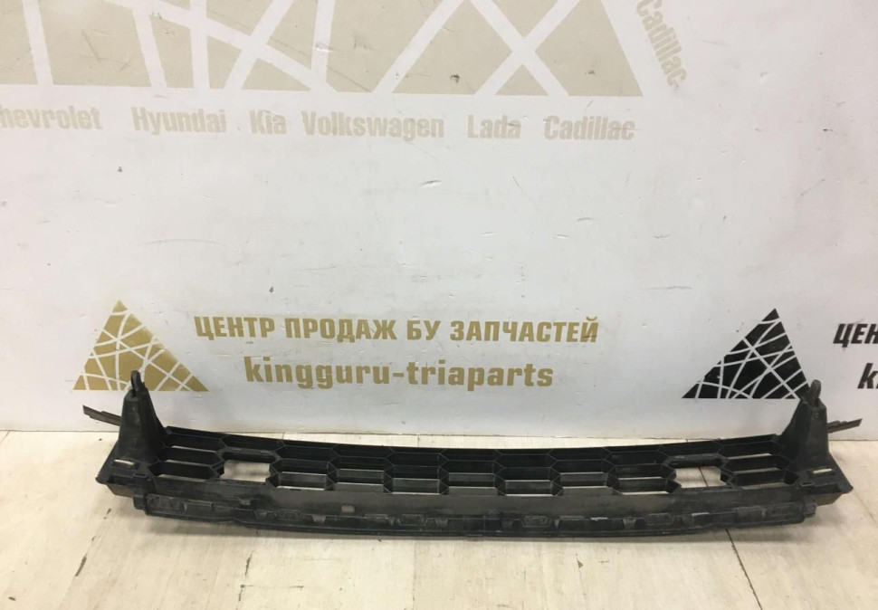 Решетка переднего бампера Skoda Karoq OEM 57A853677A