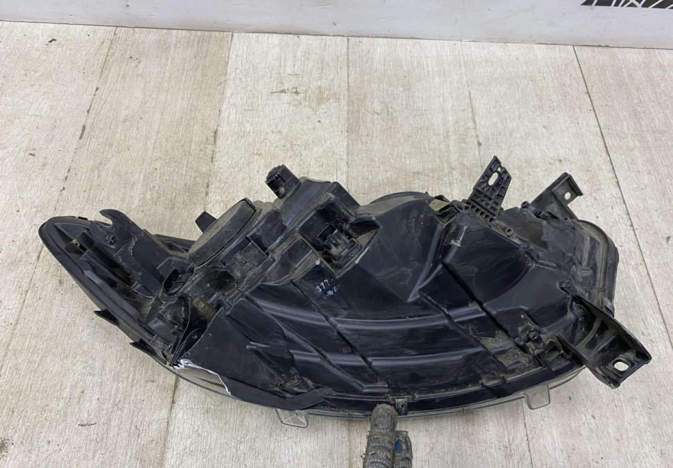 Фара левая Renault Kaptur OEM 260609268R